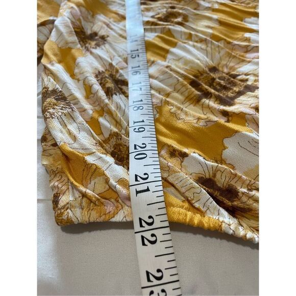 Maurice’s 0X off the shoulder top - Picture 7 of 8